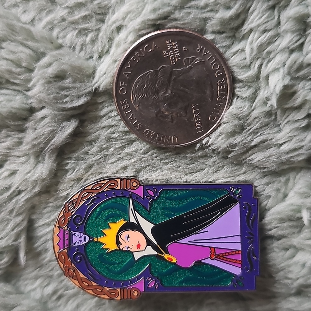 (3/$45) Disney Villains Pin The Evil Queen From Snow White